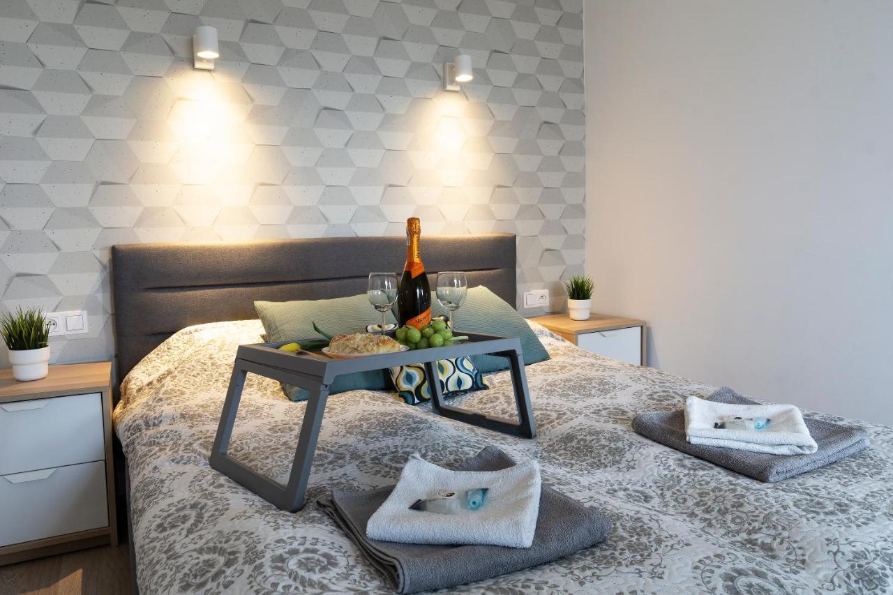 Ideal Apartments Grobla กดัญสก์ ภายนอก รูปภาพ